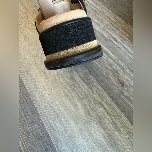 ✨CHANEL 100%Authentic  Beige and Black Quilted Sandals - Picture 6 of 15